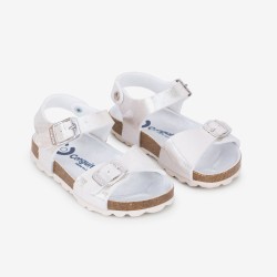 Σανδάλια που αλλάζουν χρώμα με το φως του ήλιου Σανδάλια που αλλάζουν χρώμα με το φως του ήλιου